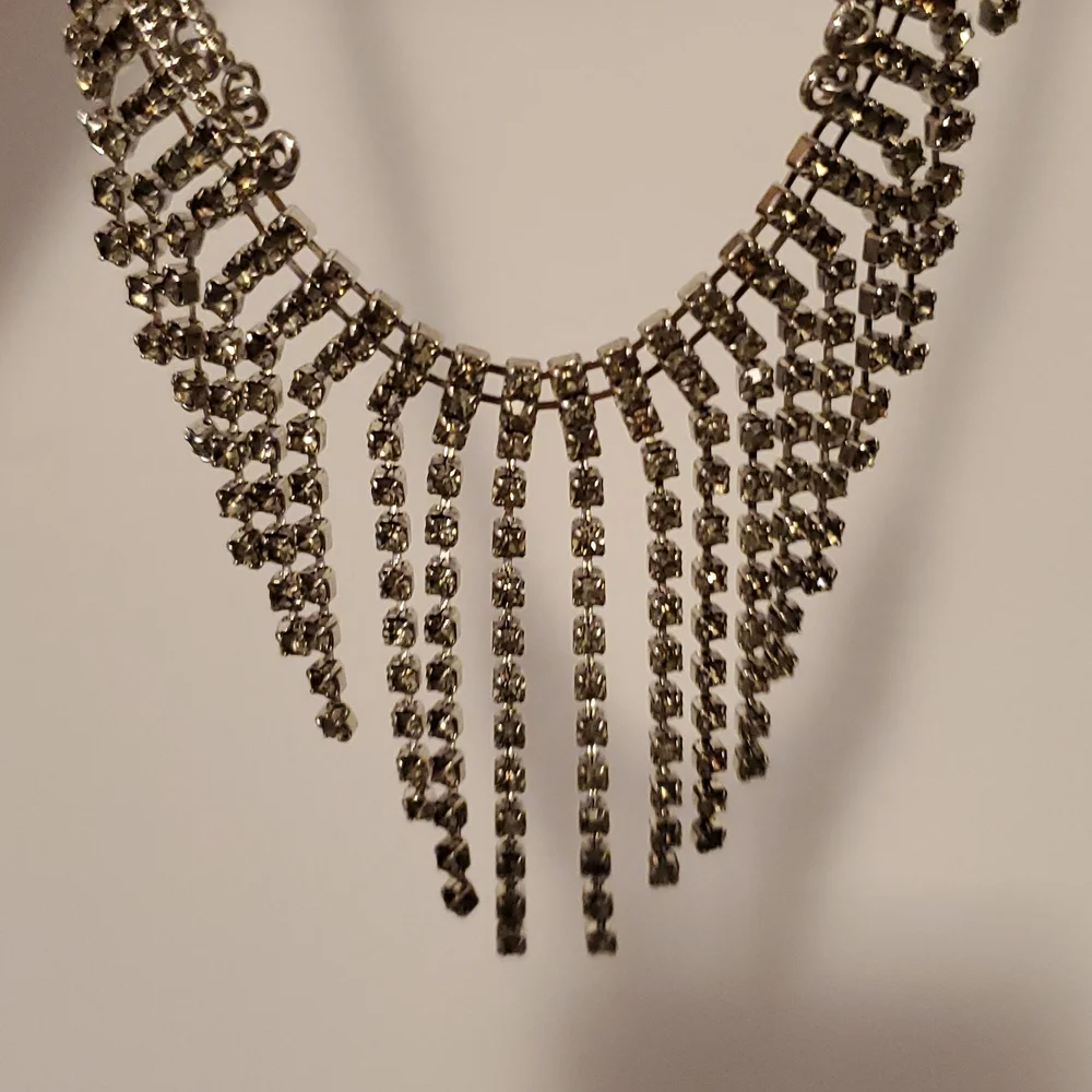 Banana Republic Silver Dangling Necklace - Picture 7 of 9